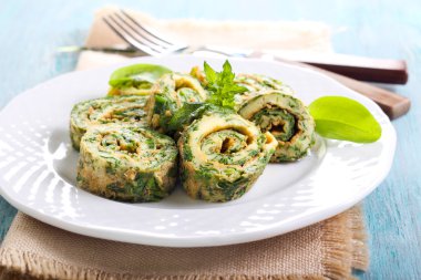 Roll up omelet 