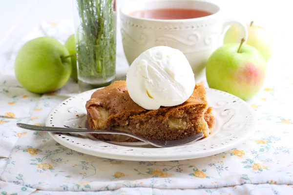 Segment van apple cake — Stockfoto