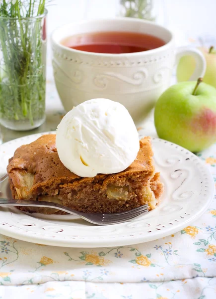 Segment van apple cake — Stockfoto