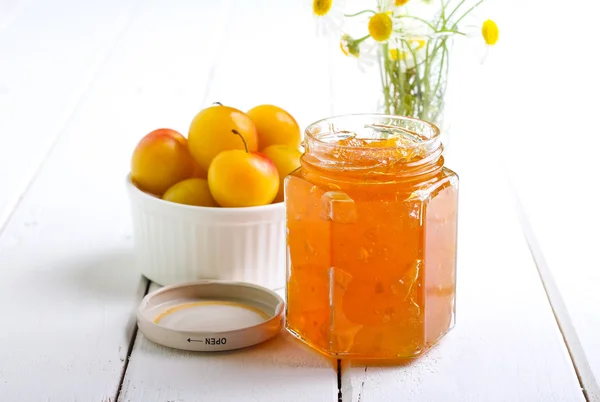 Yellow plum marmalade — Stock Photo, Image