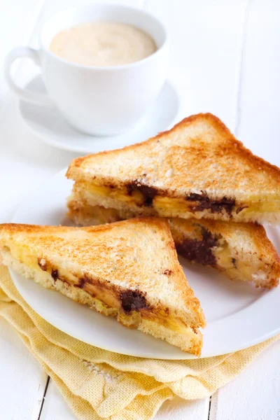 Banana and chocolate grilled sandwiches — Stock Photo, Image