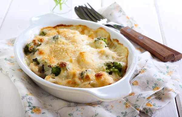 Cauliflower and broccoli gratin — Stock Photo, Image