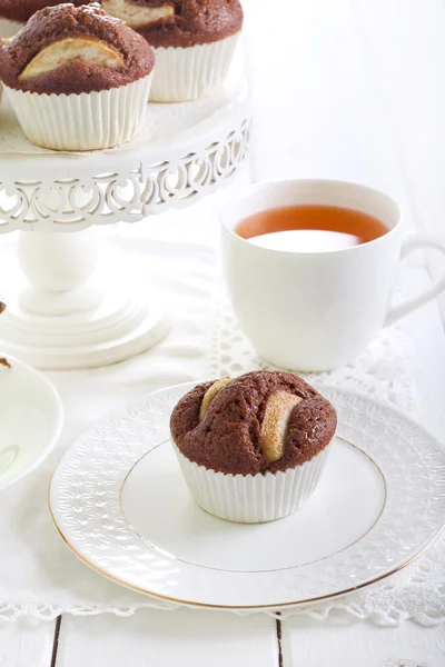 Pêra e bolos de chocolate — Fotografia de Stock