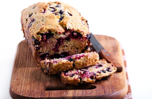 Berry, mint and spelt flour teacake — Stock Photo, Image