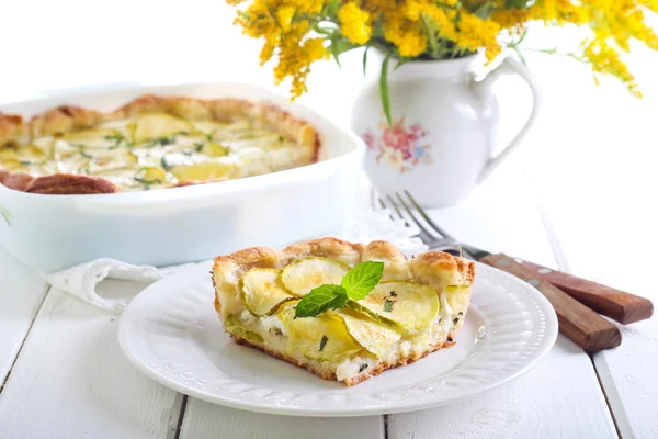 Courgette, herbs and cheese tart — Stock Photo, Image
