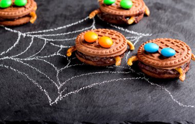 Küçük minik örümcek kurabiye 