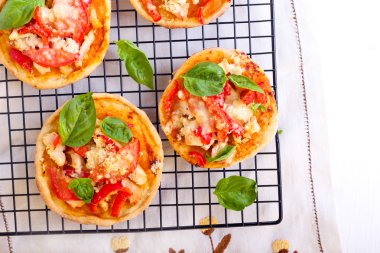 Mini pizzalar