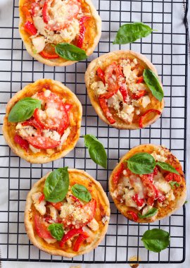 Mini pizzalar
