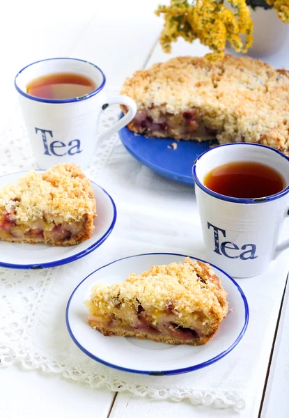 Plum cake with streusel topping — Stock Photo, Image