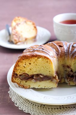 Armut ve bademli kek dolu 