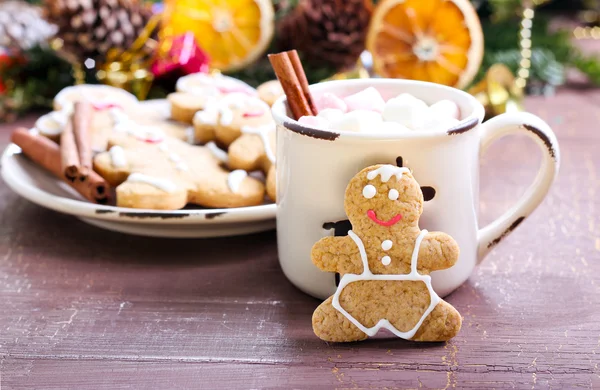 Biscoitos de pessoas de gengibre — Fotografia de Stock