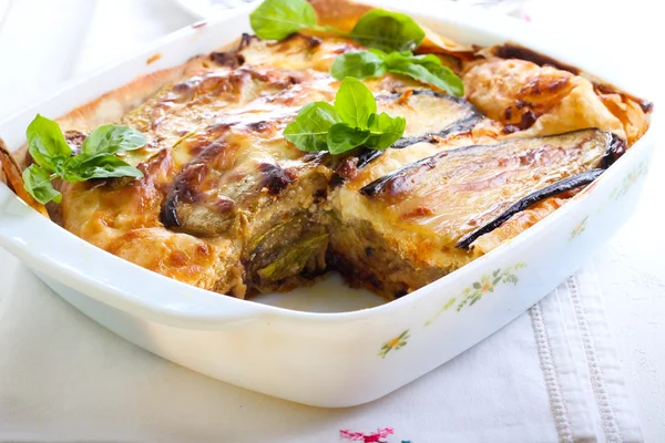 Vegetable lasagna in a baking tin — Stock Photo, Image