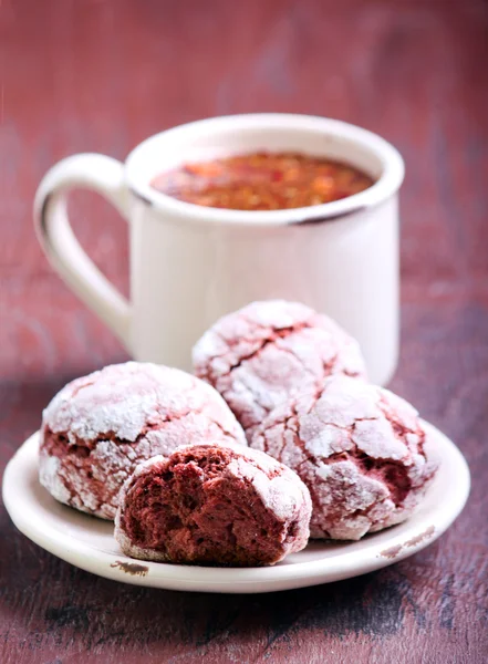 Red velvet crinkle cookies — Stock Photo, Image