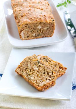 Peynirli ot ekmek tavuk