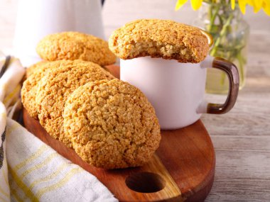 Hindistan cevizi ve yulaflı ev yapımı kurabiyeler