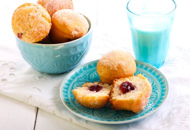 Donut çörekler jam