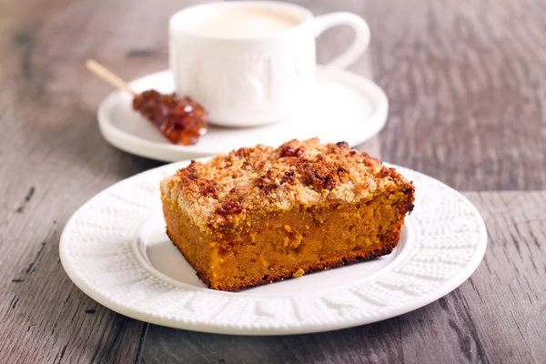 Pumpkin streusel cake slice — Stock Photo, Image