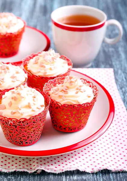 Vanilla frosting cupcakes — Stock Photo, Image
