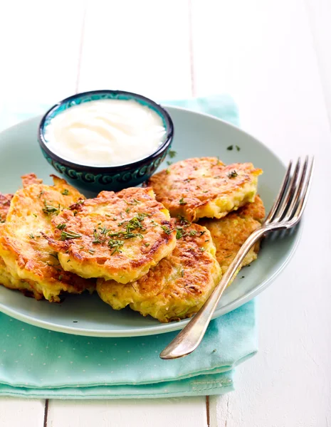 Courgette pancakes, served — Stock Photo, Image