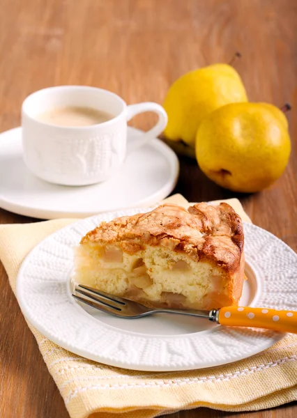 Rebanada de pastel de esponja de pera —  Fotos de Stock