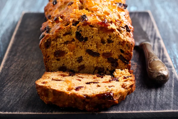 Bara brith traditional Welsh fruit teabread, — Stock Photo, Image