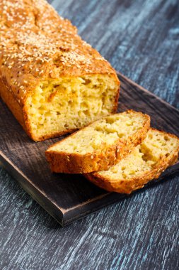 Susam ile Savory ekmek somun