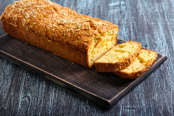 Pão saboroso com gergelim — Fotografia de Stock