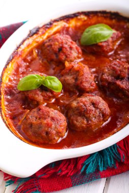Domates soslu köfte.