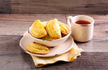 Peynir ile doldurulmuş bisküvi