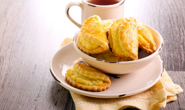 Biscoitos recheados com queijo — Fotografia de Stock