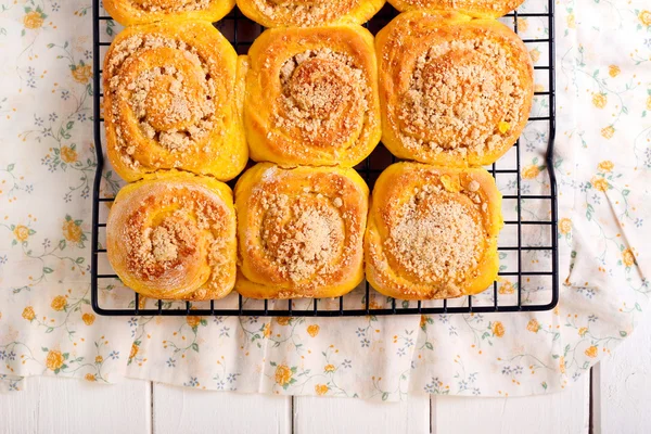 Streusel pumpkin sweet rolls — Stock Photo, Image