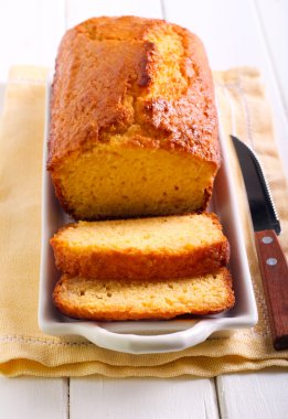 Narenciye polenta kek,