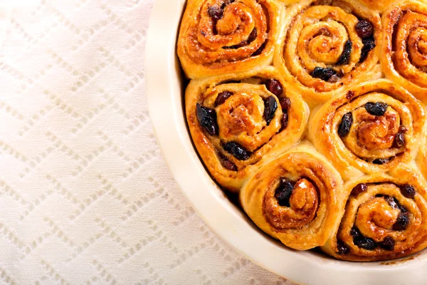 Rotoli di uva passa e cannella — Foto Stock