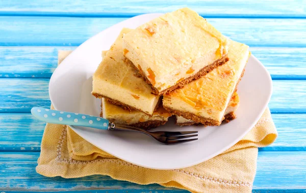 Citrus Cheesecake slices on plate, — Stock Photo, Image