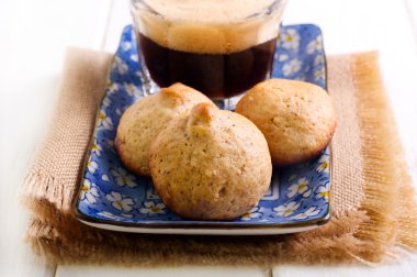 Hindistan cevizi bisküvi, servis