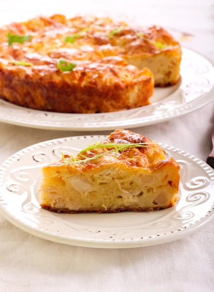 Chicken fillet, cauliflower and cheese quiche — Stock Photo, Image