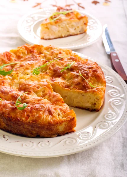 Filé de galinha, couve-flor e quiche de queijo — Fotografia de Stock