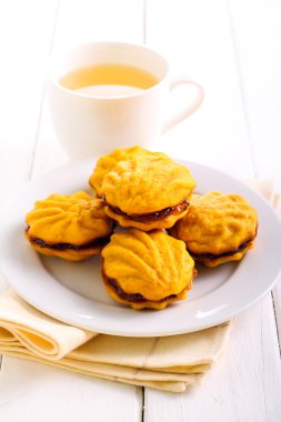 Reçel dolum bisküvi 