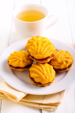 Reçel dolum bisküvi 