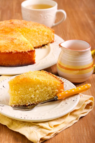 Kokosnuss-Zitrussirup-Kuchen — Stockfoto