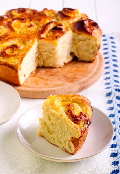 Apple filling buns on plate — Stock Photo, Image