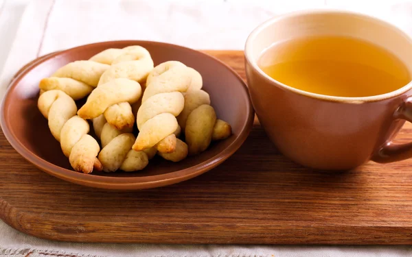 Butter twists cookies on plate — Stock Photo, Image