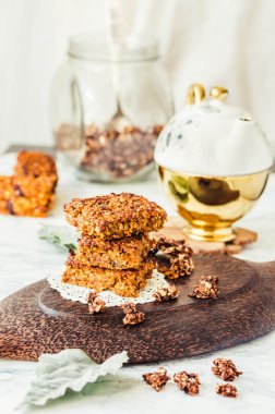 Kabak granola barlar ile fıstık ezmesi ve tohumlar, seçici focu