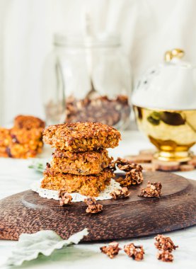 Kabak granola barlar ile fıstık ezmesi ve tohumlar, seçici focu