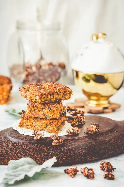 Kabak granola barlar ile fıstık ezmesi ve tohumlar, seçici focu — Stok fotoğraf