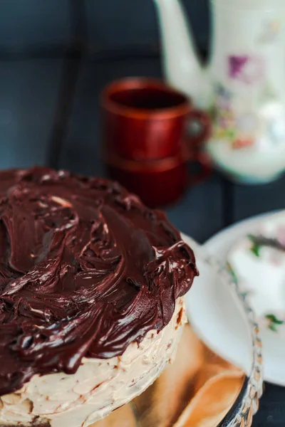 Lezzetli Yapımı Tatlı Rich Dark Chocolate Cake Nemli Kremalı Acı — Stok fotoğraf