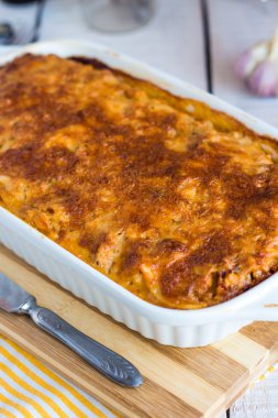 kabartma şeklinde et lazanya 