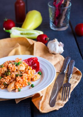 Tavuk, bezelye ve domates, İtalyan yemekleri risotto