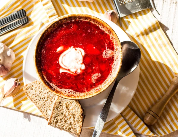 Beet soup with beans, garlic sour cream — Stock Photo, Image