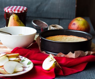 Armut Reçeli ile elma tart yapma süreci